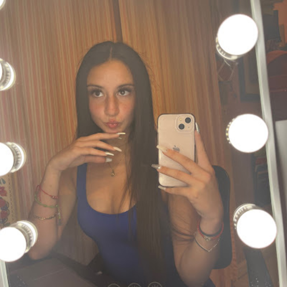 Meet your Posher, Alessandra